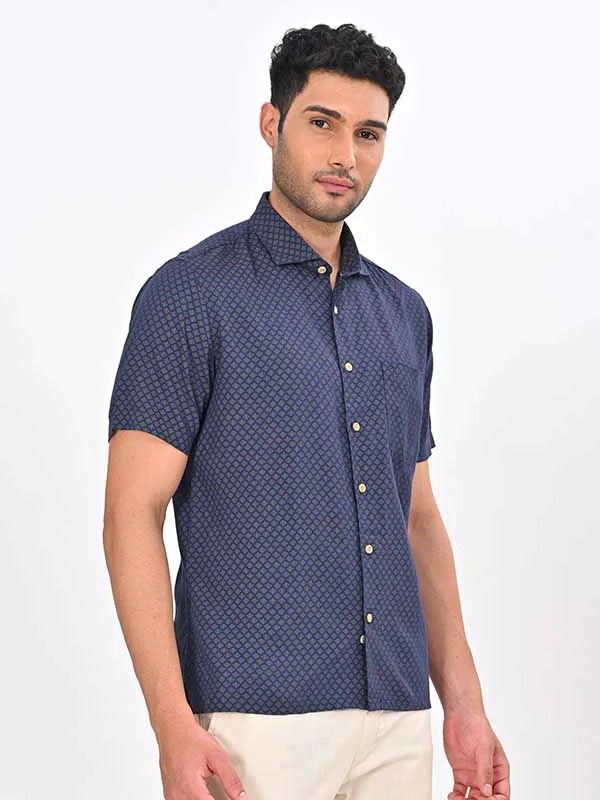 Indian Terrain Men's Regular Fit Half Sleeve Printed Dark Blue Shirt
